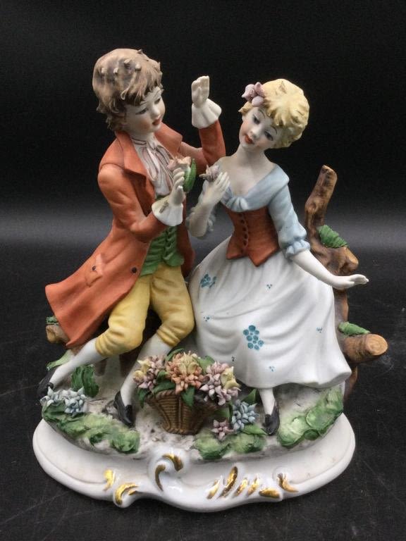 Lot 248: Vintage Capdimonte Statue