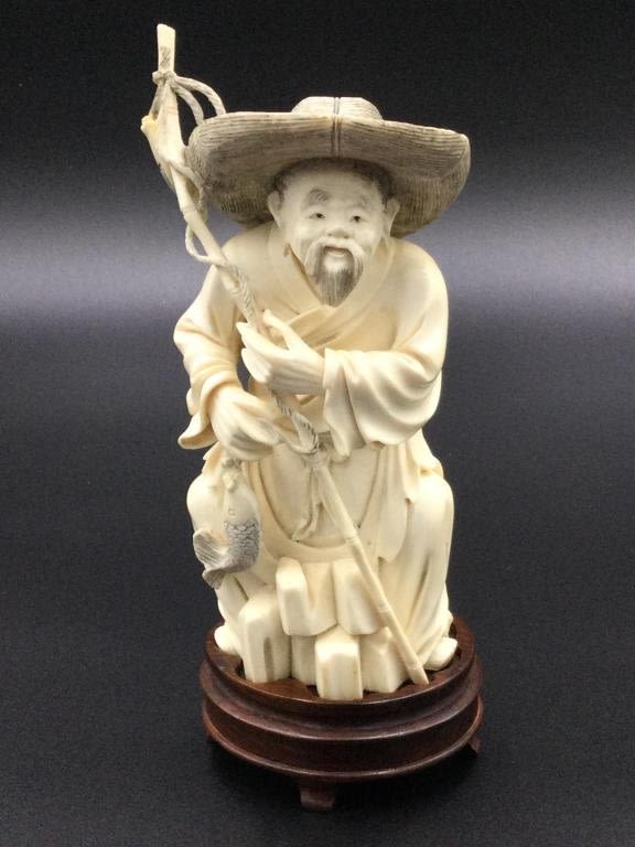 Lot 3: Vintage Carved Statue