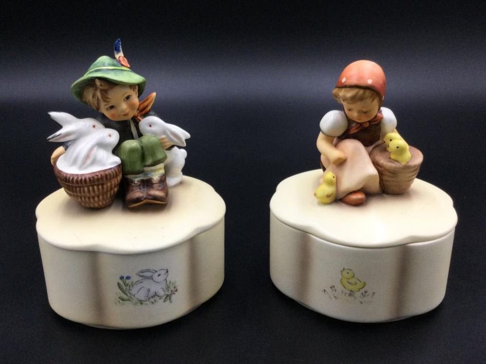 Lot 9: Vintage Limited Edition Hummel Music Box