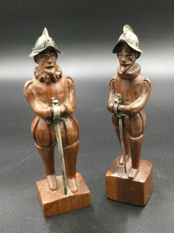 Lot 14: Hand Carved Vintage Sentry Soldiers