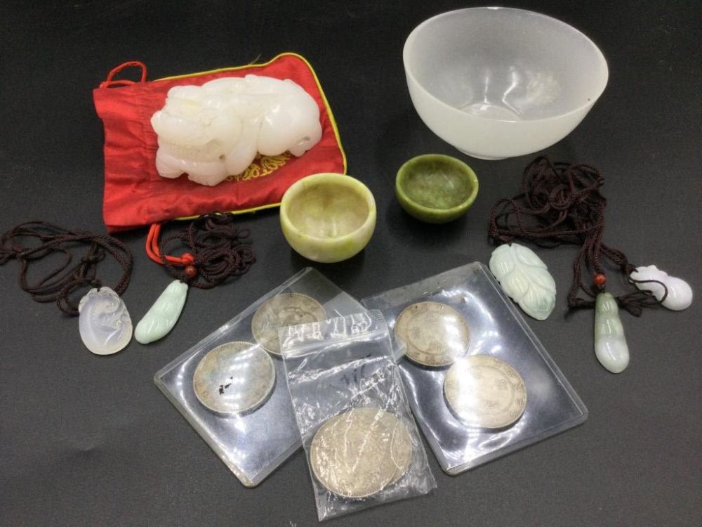Lot 52: Jade Lot