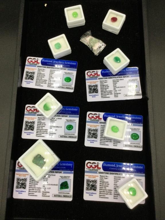 Lot 100: Gemstones