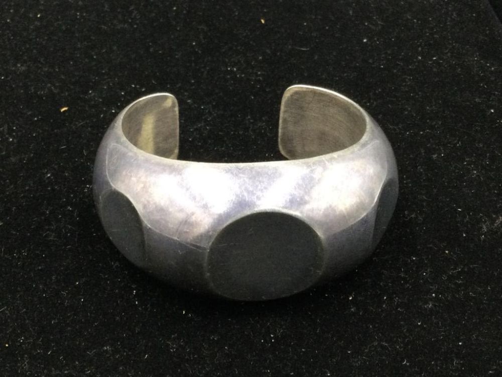 Lot 118: Designor Cuff
