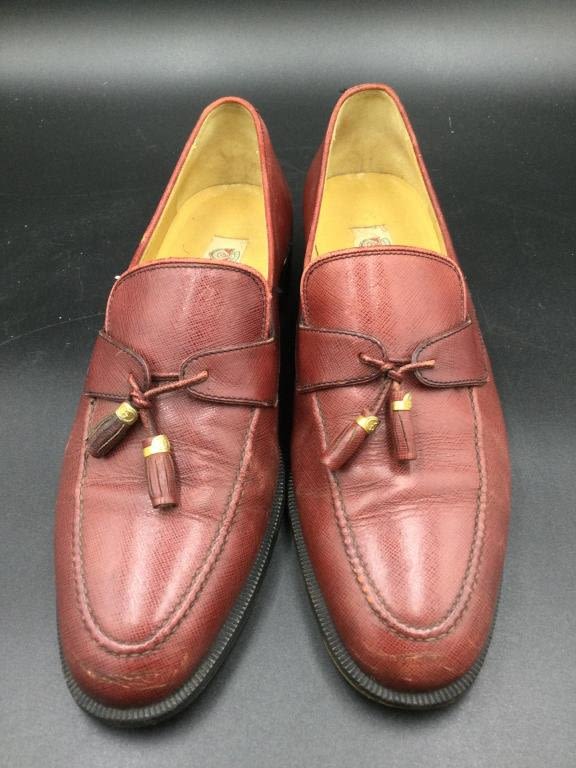 Lot 208: Gucci Mens Leather Shoes