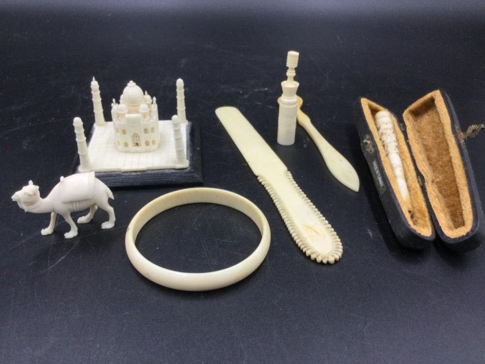 Lot 217: Carved Lot