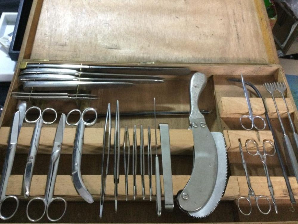 Lot 221: Pre Civil War Field Surgical Kit