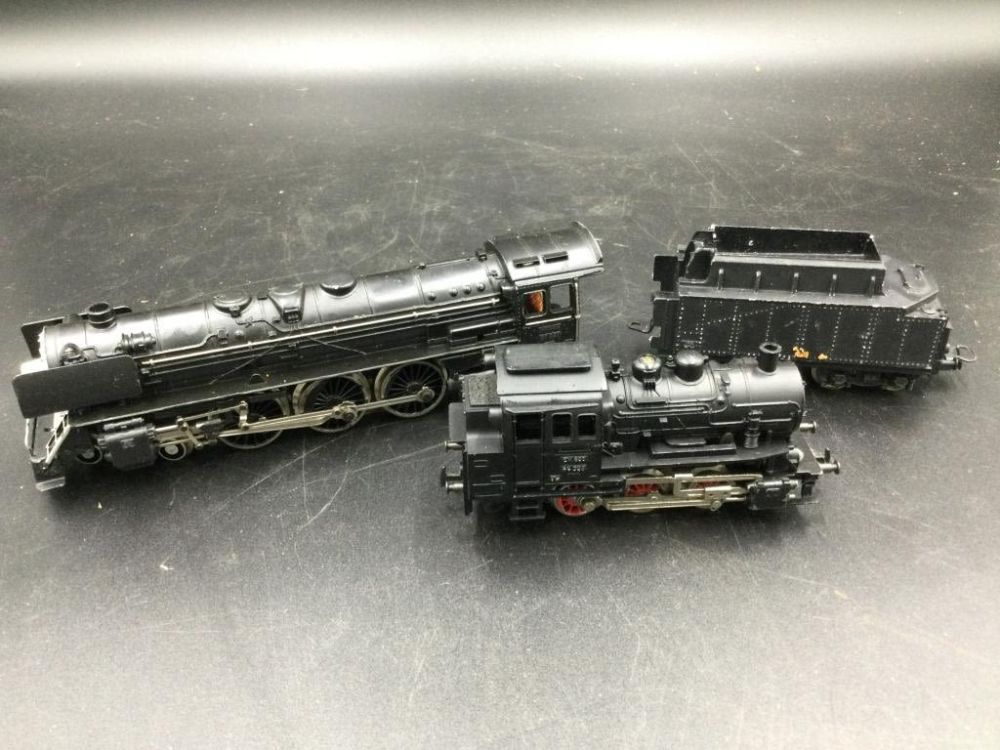 Lot 239: Train Engines & cart