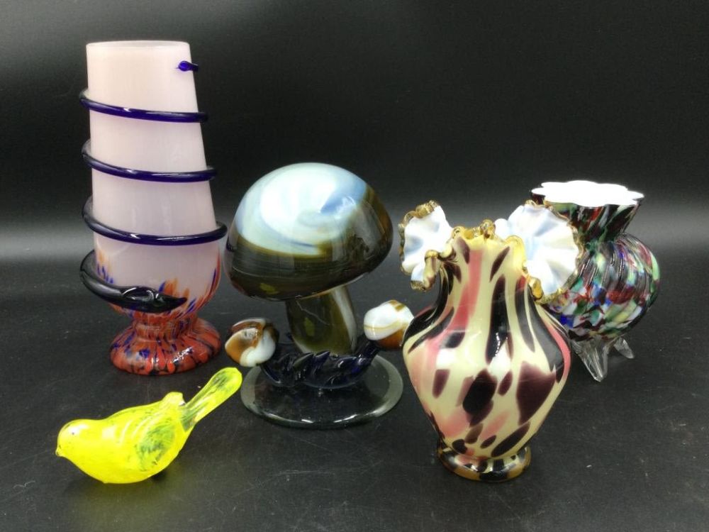 Lot 260: Vintage Glassware