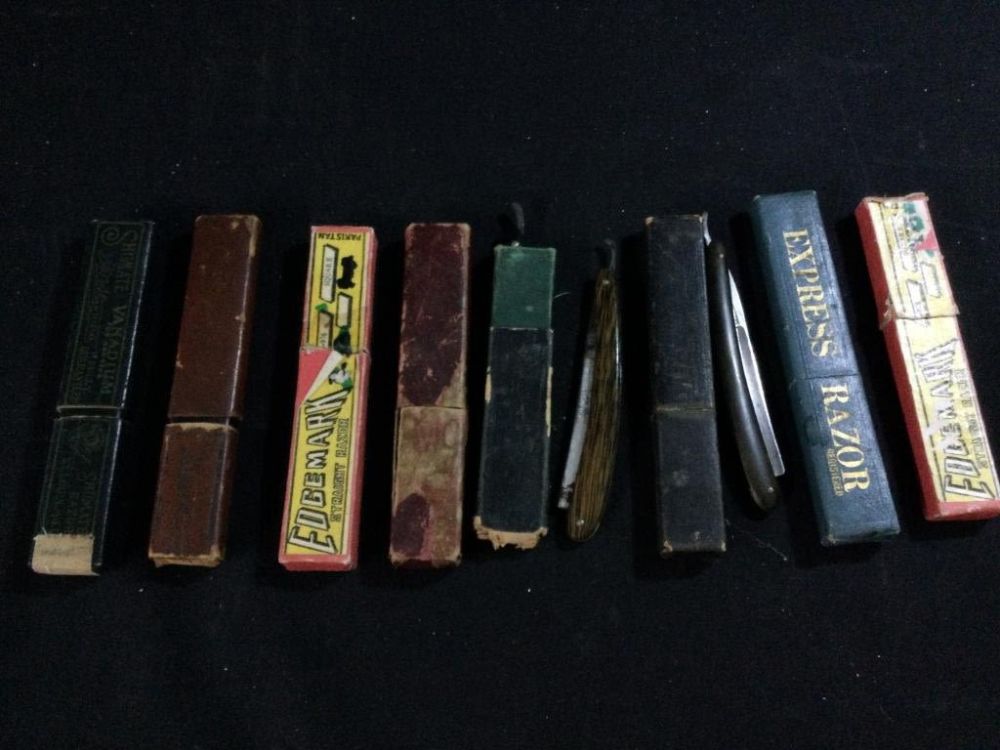 Lot 5: Vintage Razors