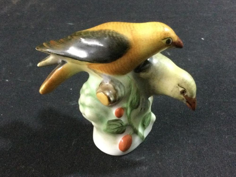 Lot 40: Herend Bird Statue
