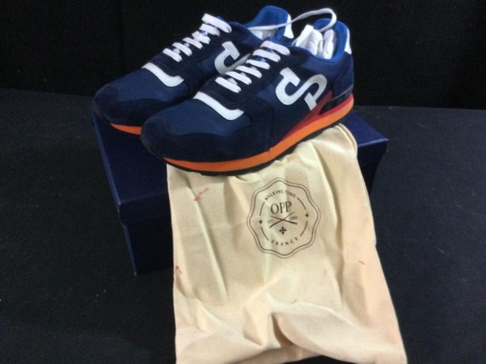 Lot 109: OPP Walking Time Sneakers "France" NEW