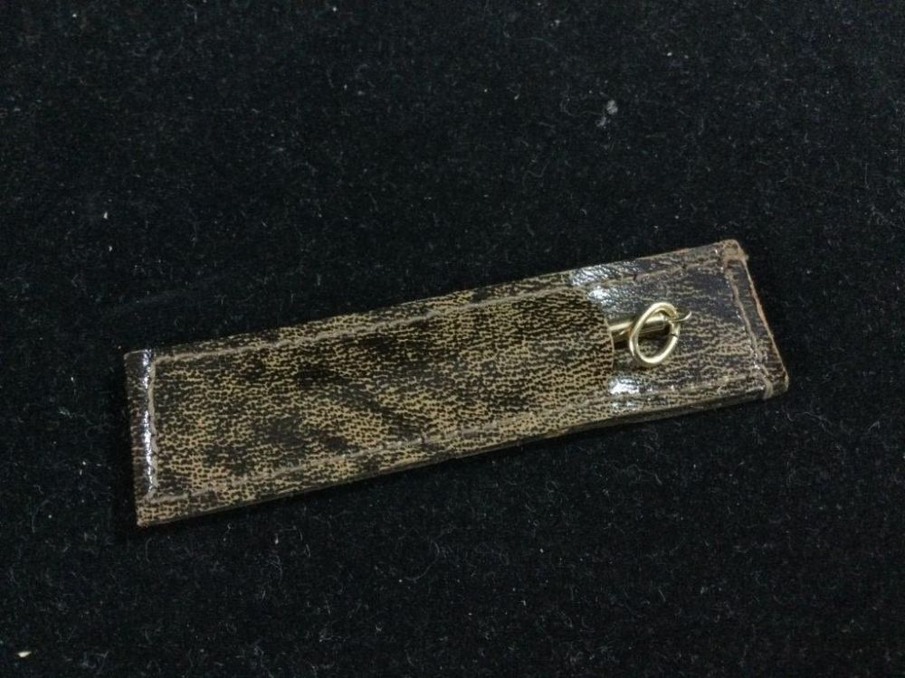Lot 151: 14kt Gold Toothpick