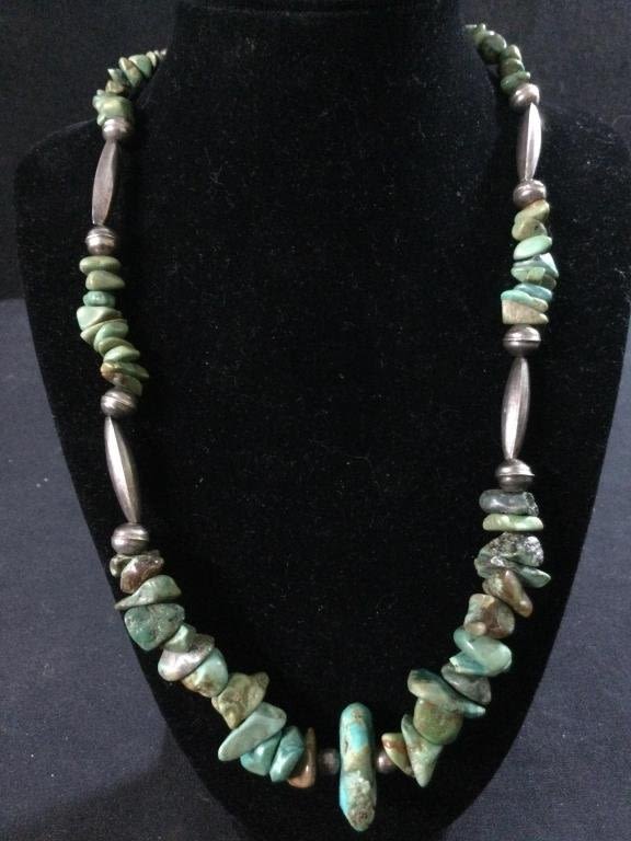 Lot 162: Turquoise Silver Necklace