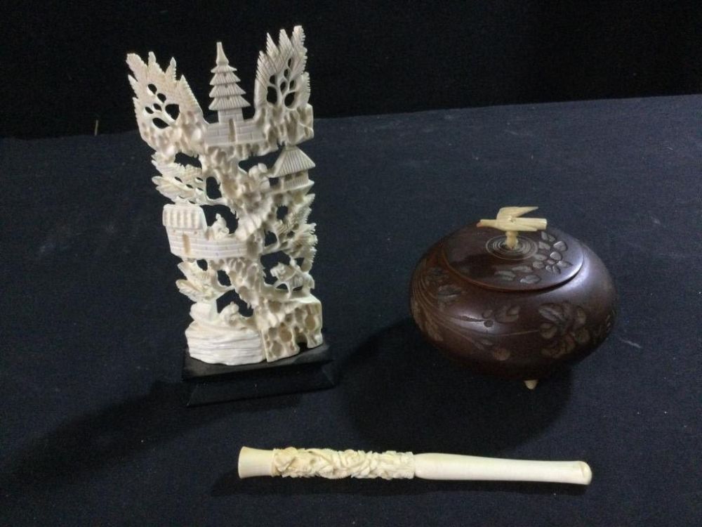 Lot 166: Carved Lot