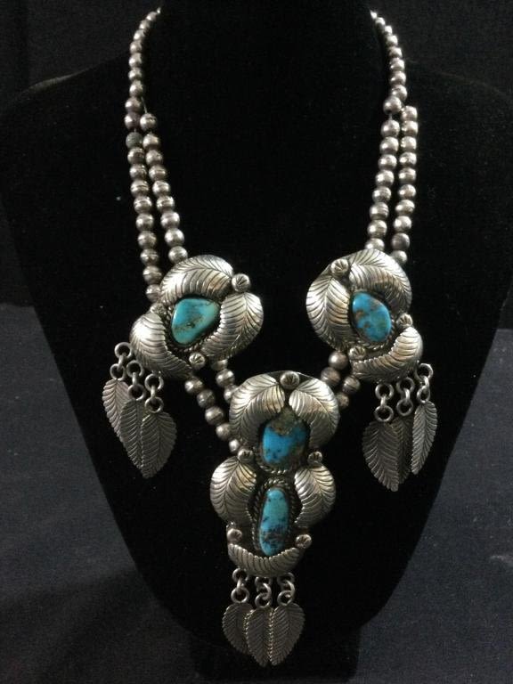 Lot 184: Navajo Turquoise Necklace