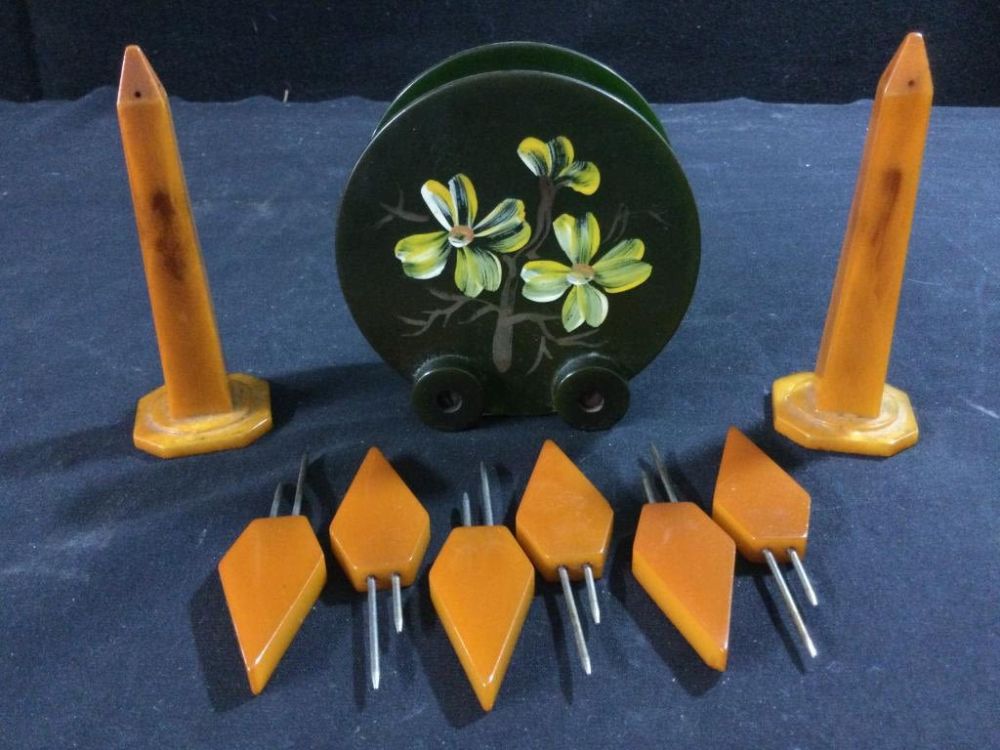 Lot 186: Bakelite Lot