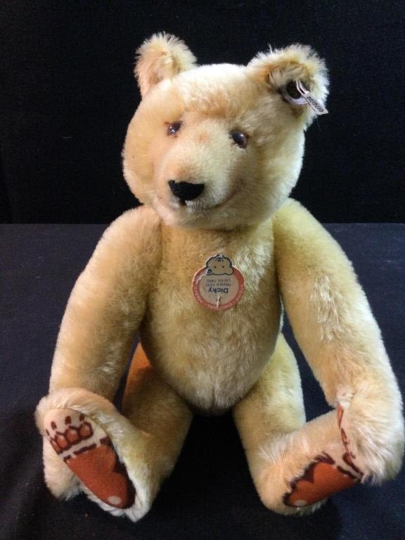 Lot 231: Stieff Bear