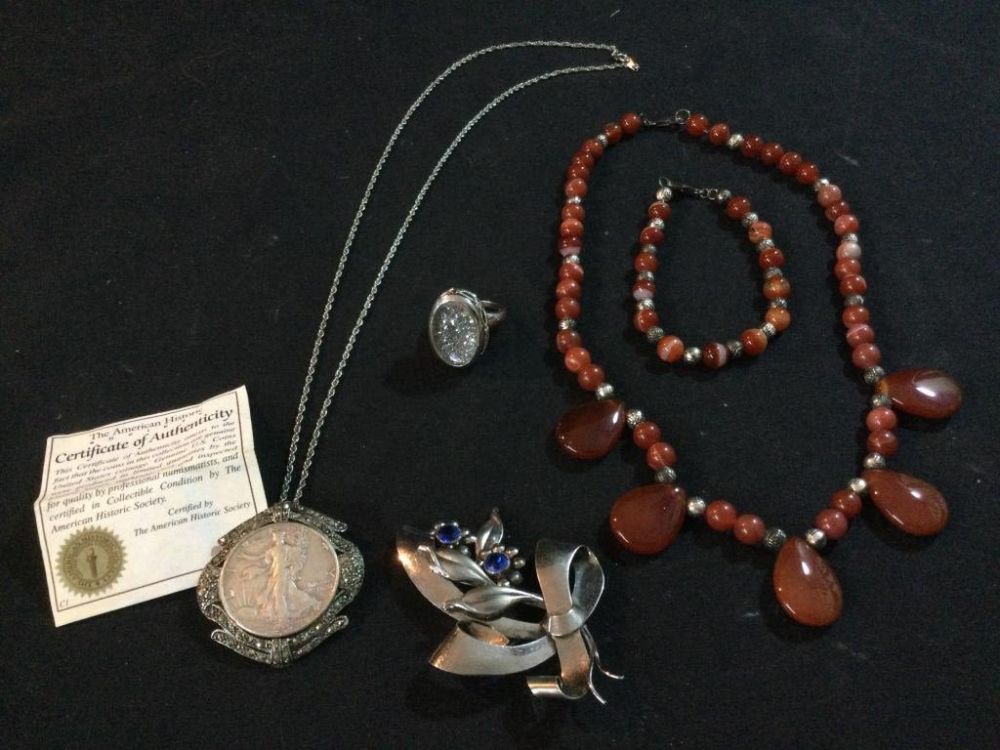 Lot 236: Mix Jewelry Lot