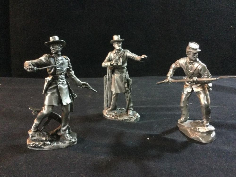 Lot 291: Pewter Civil War Blues & Grays Statues