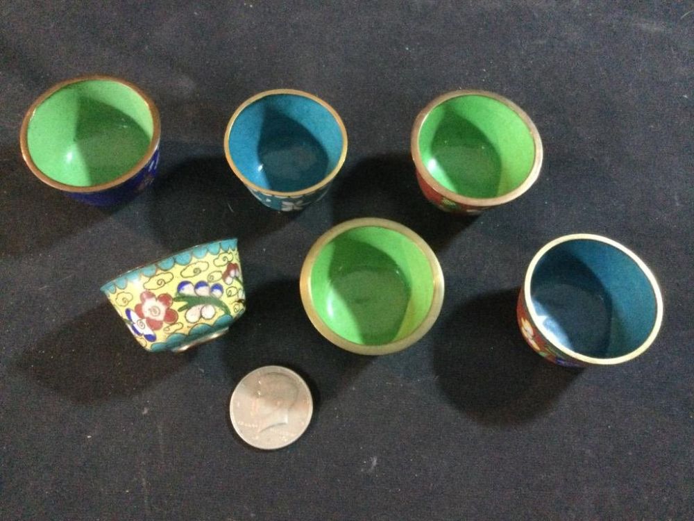 Lot 292: Cloissone Mini Bowls