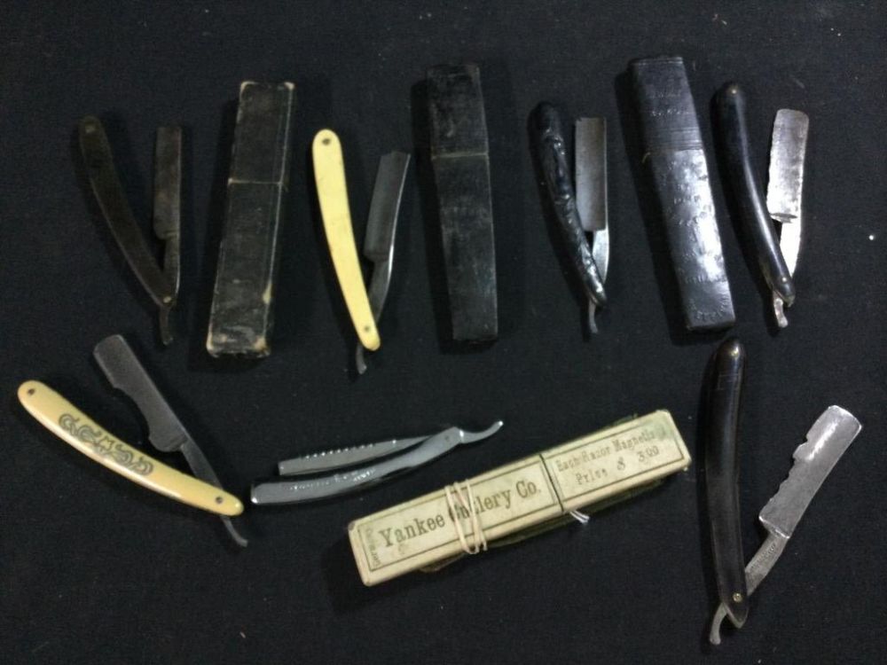 Lot 3: Vintage Shavers