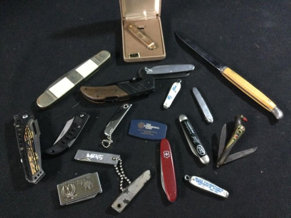 Lot 56: Vintage Pocket Knife Lot
