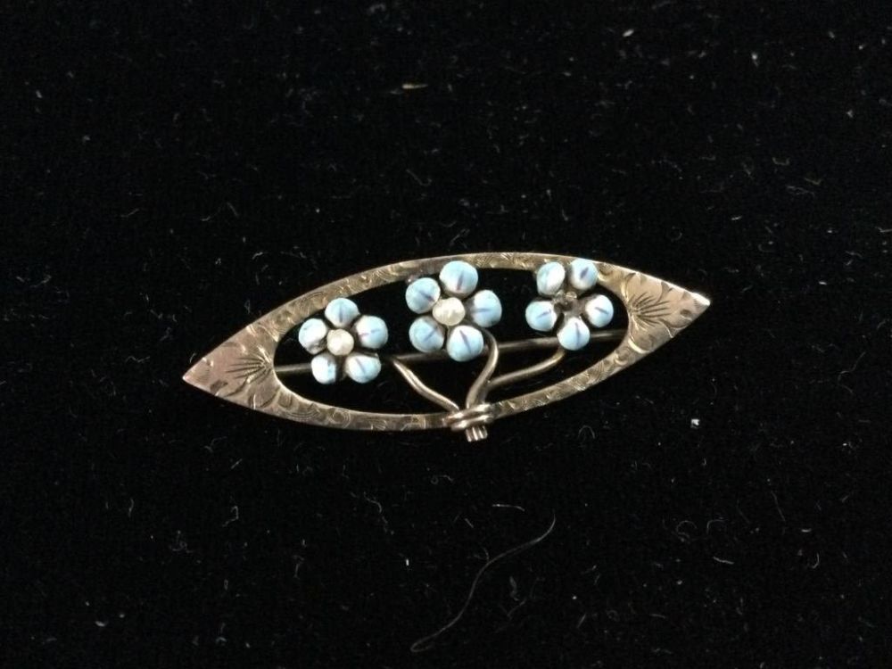 Lot 62: 10kt Gold Pin