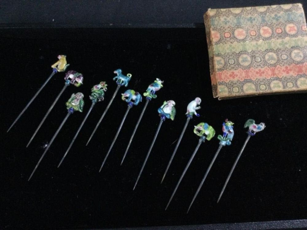 Lot 71: Vintage Enamel Hors-d'oeuvre Sticks