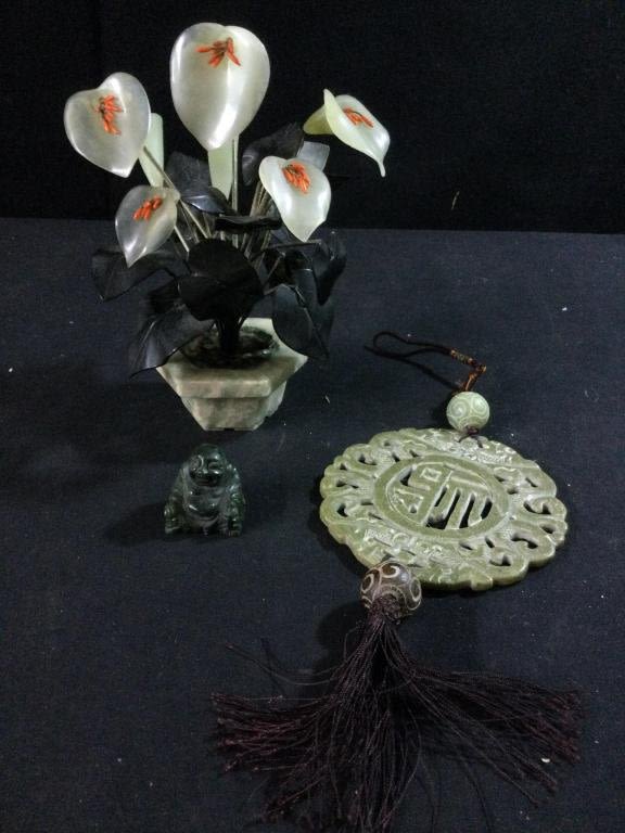 Lot 111: Jade Items