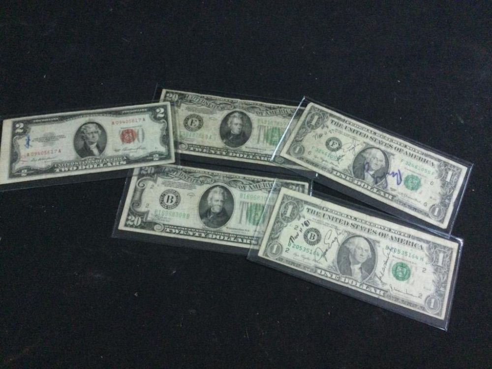Lot 123: Paper Money Lot