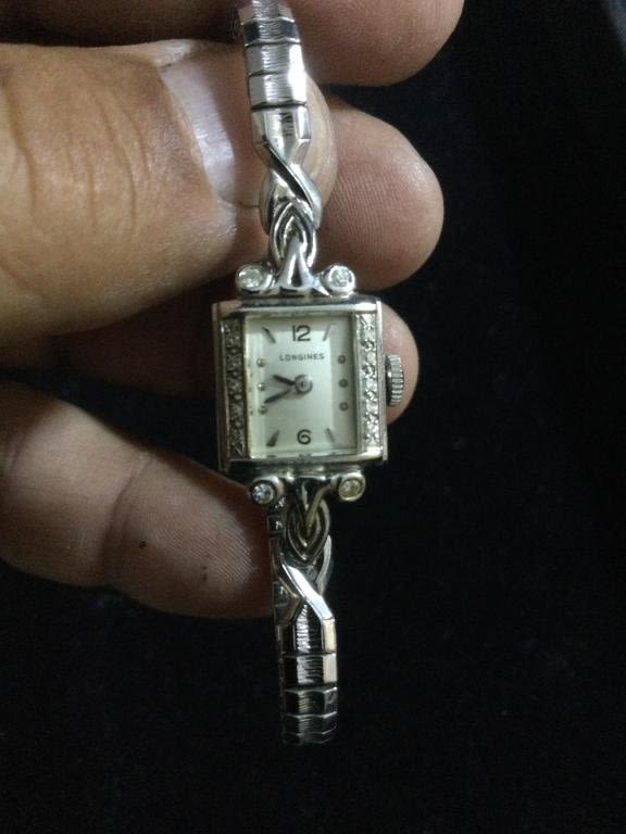 Lot 128: 14kt Gold Womens Watch "Longines"