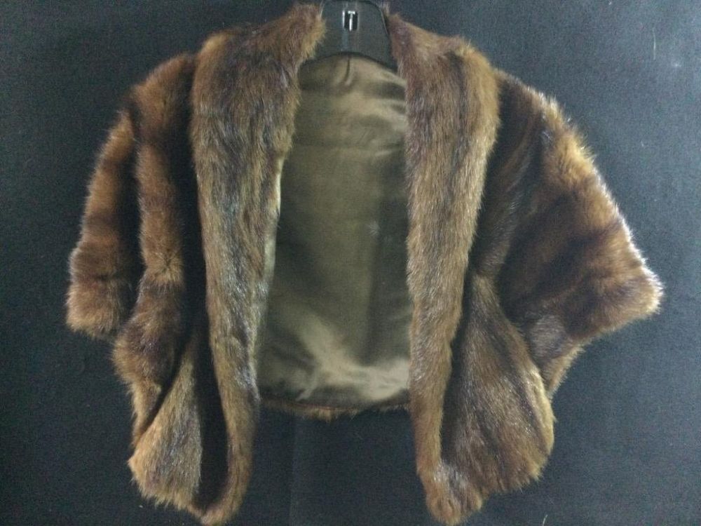Lot 131: Mink Stole/Cape