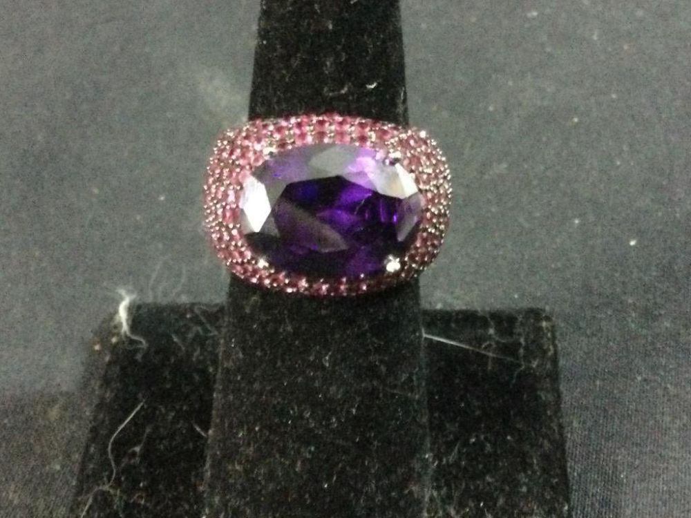 Lot 140: Sterling Ring w/Ruby