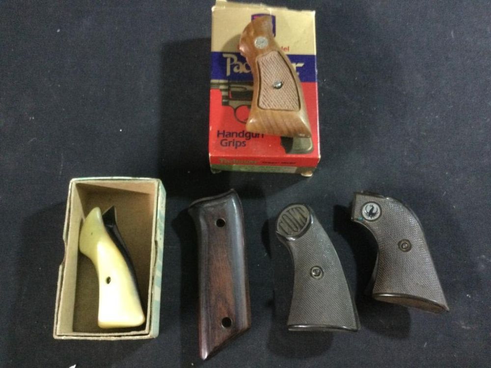 Lot 148: Handgun Grips
