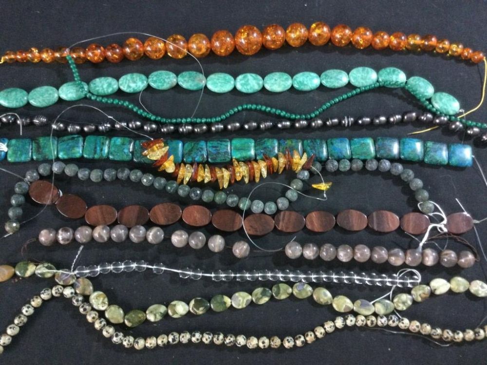 Lot 169: Gemstones
