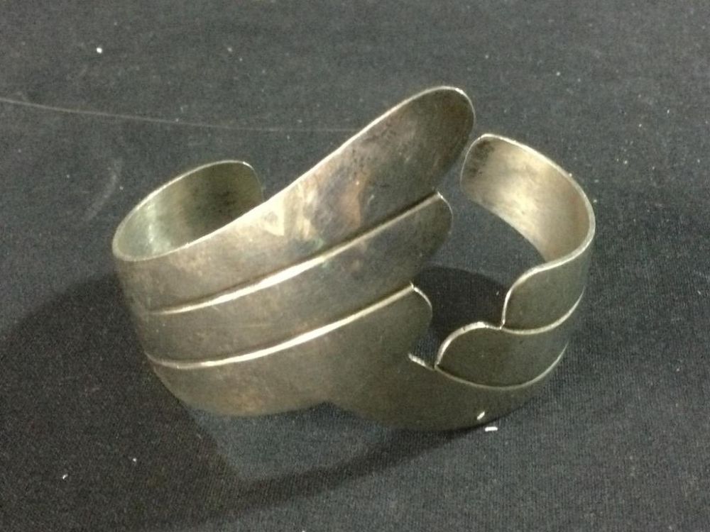 Lot 209: Navajo Sterling Bracelet "Yazzie"