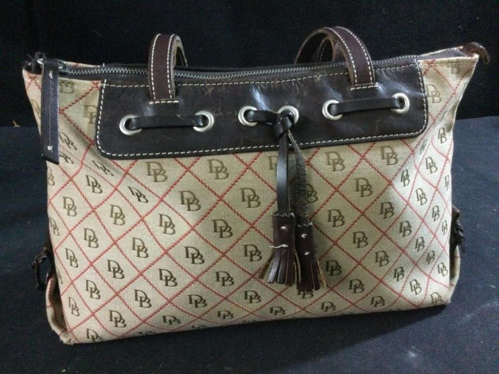 Lot 52: Dooney & Bourke Handbag