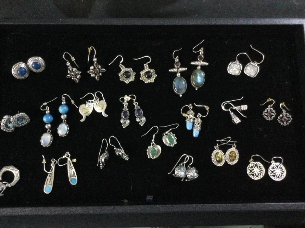 Lot 82: Sterling Earring