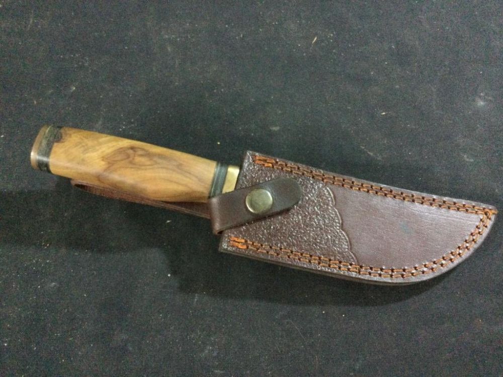 Lot 97: Skinning Knife