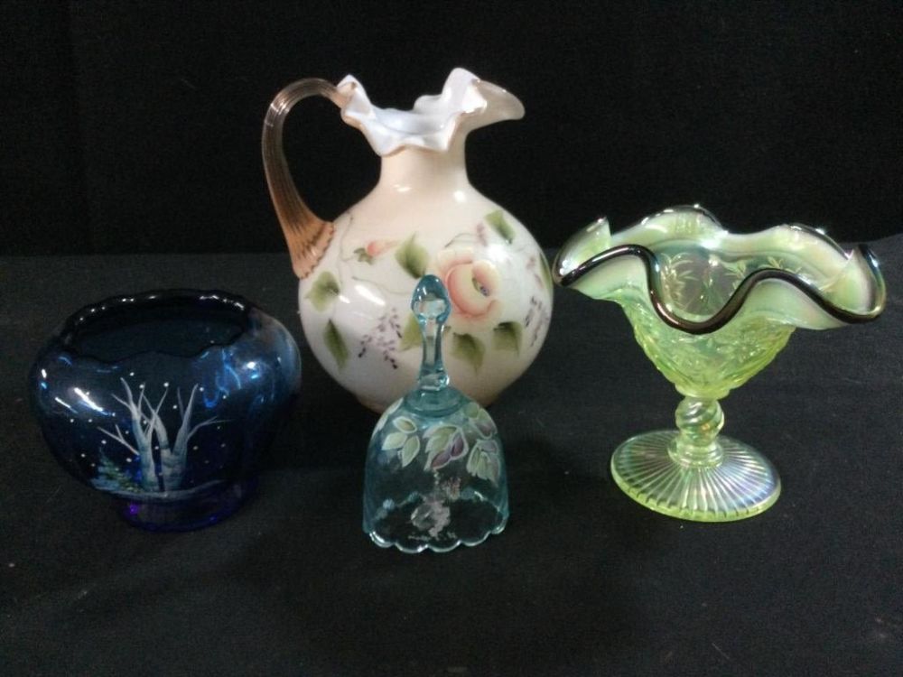 Lot 123: Fenton Glassware
