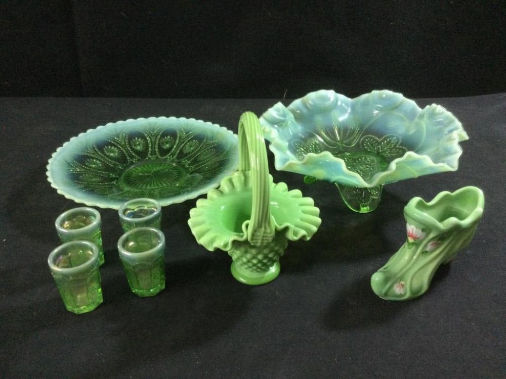 Lot 160: Fenton Glassware