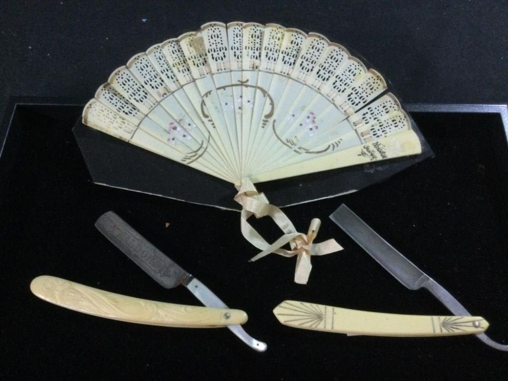 Lot 168: Vintage Fan & Straight Razors