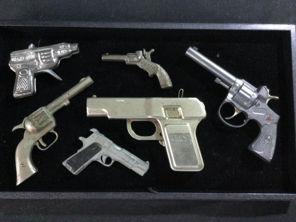 Lot 176: Vintage Cap Guns