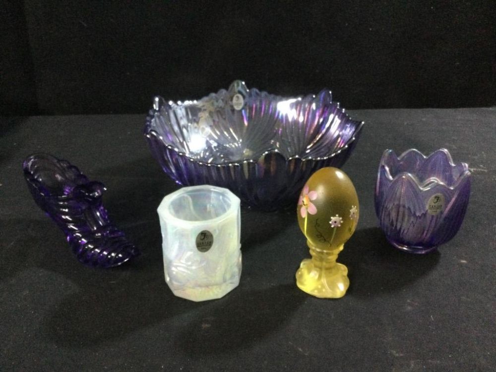 Lot 188: Fenton Glassware