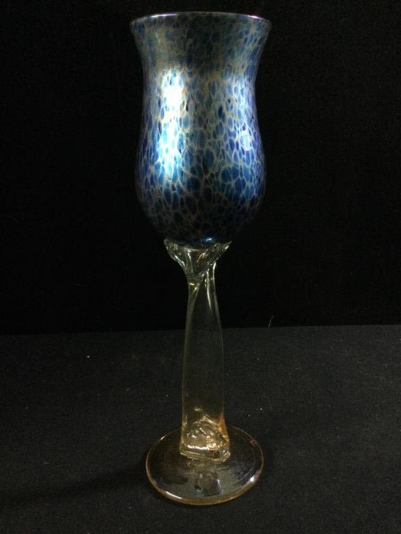 Lot 226: Cobalt Papploin Loetz Vase