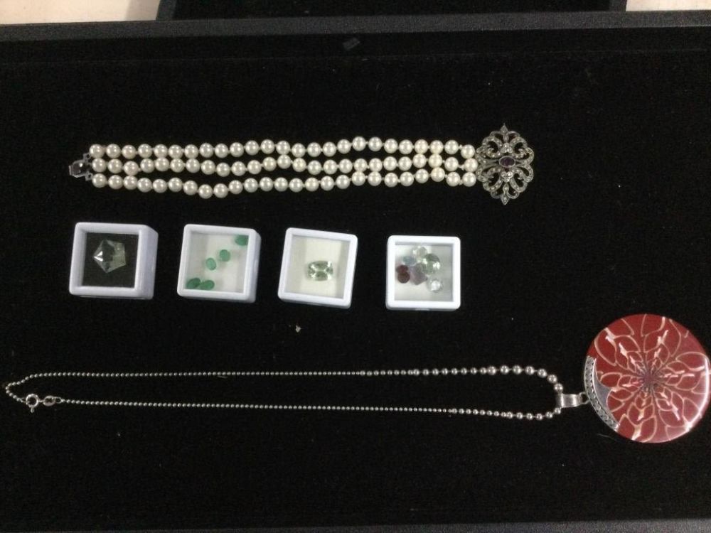 Lot 227: Jewelry Lot