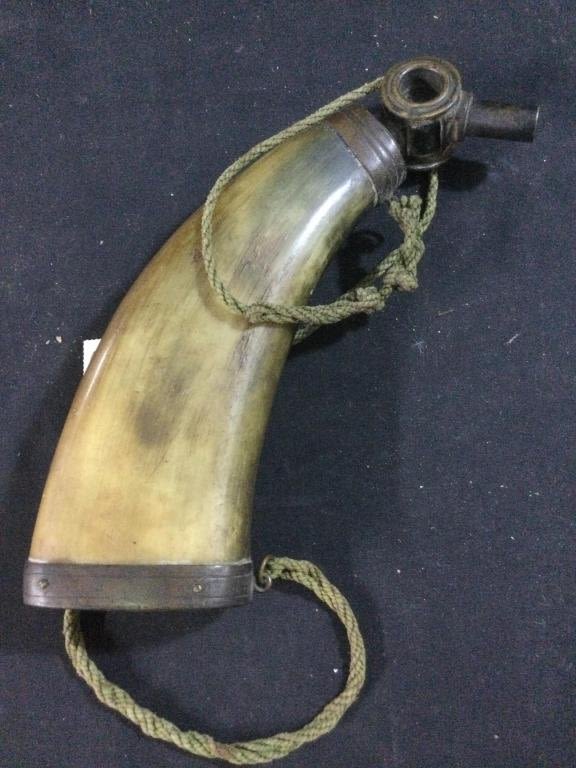 Lot 12: Early Powder Horn