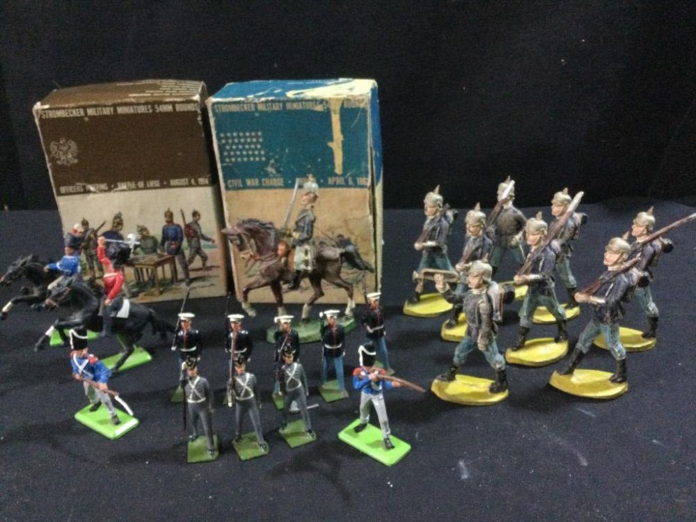 Lot 39: Vintage Metal  & Composite Soldiers