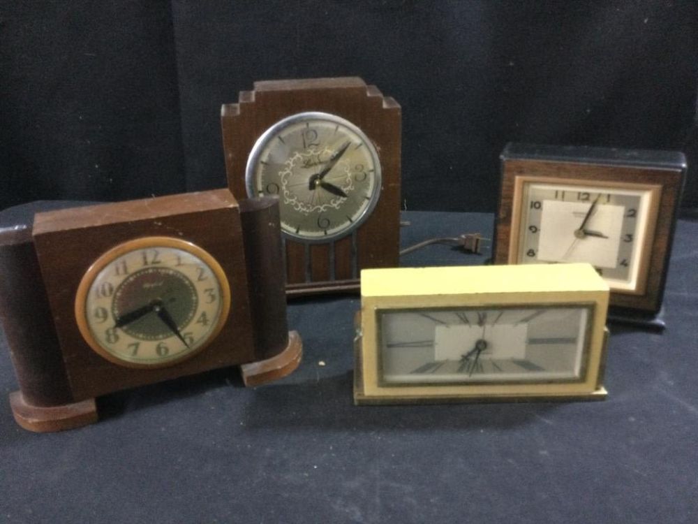 Lot 64: Vintage Mid Century Desk Clocks