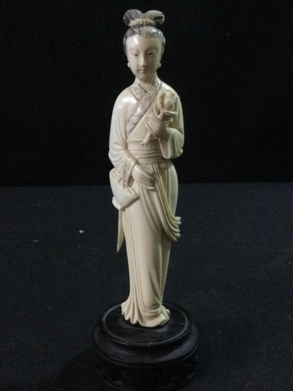 Lot 88: Carved Geisha Girl